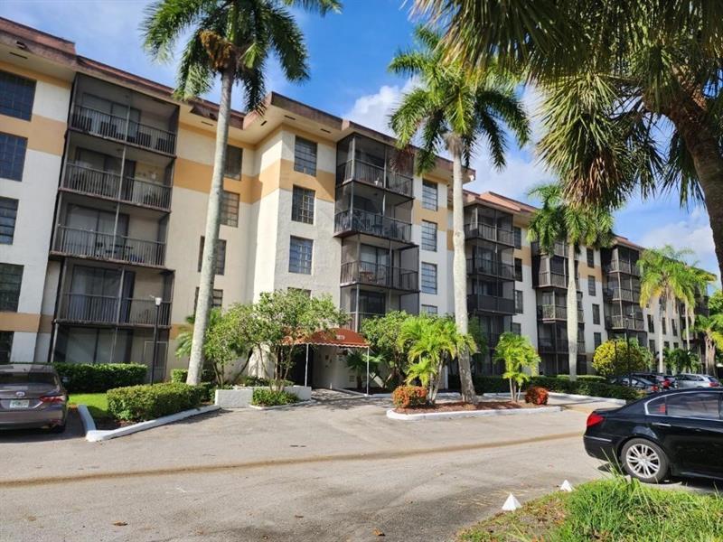 Foto principal - 5570 NW 44th St