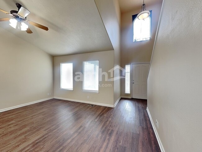 Building Photo - 1674 N Buckler Way