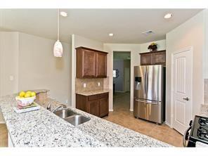 Building Photo - 9613 Sleepy Hollow Dr