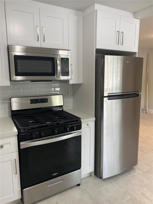 Foto del edificio - 3245 Virginia St