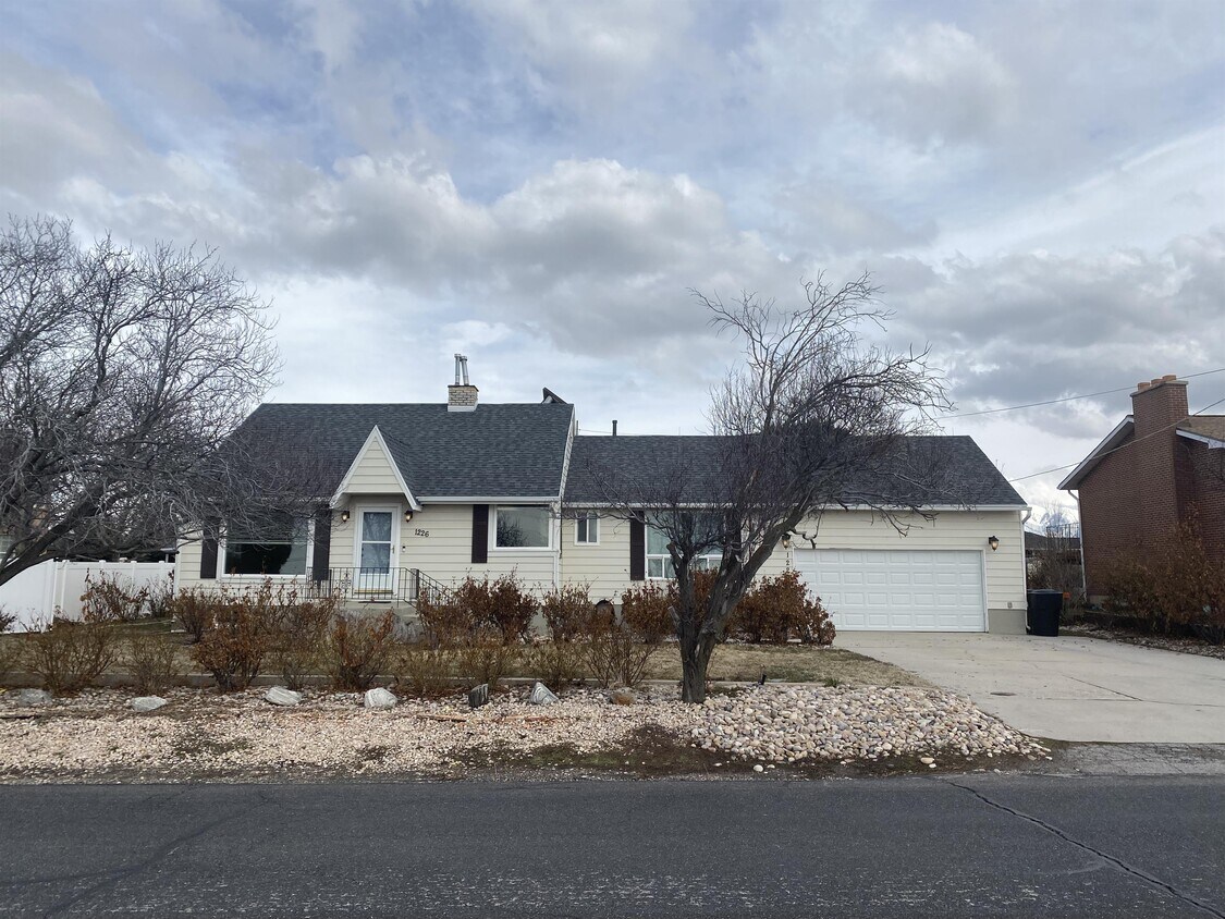 1226 N 1500 W, Clinton, UT 84015 House Rental in Clinton, UT