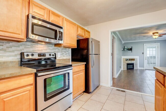 Foto del edificio - Spacious Home Near Downtown Norfolk