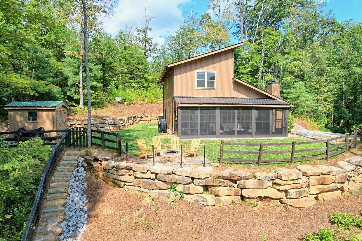 Foto principal - 112 John English Dr