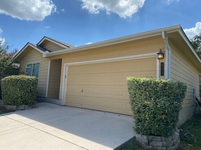 Foto del edificio - 18 month special!  Lease now $1530/month u...