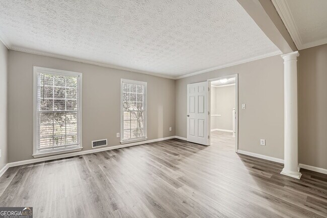 Building Photo - 1355 Maple Ridge Dr