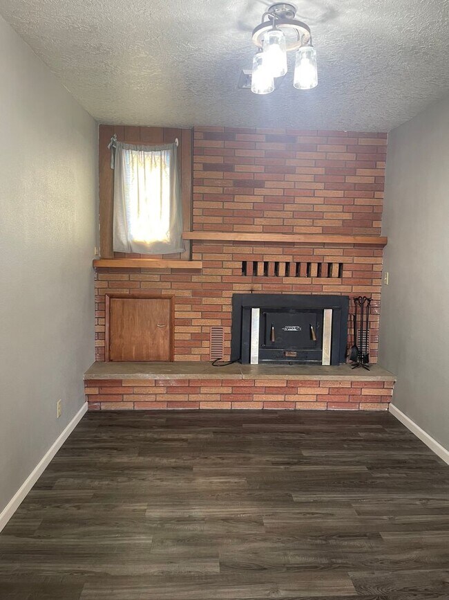 Building Photo - Single Family Home Aumsville, OR