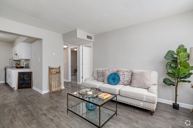 2 habitaciones, 1 baño, 860 pies cuadrados, sala de estar - Stanton Yards 1, 2 & 3 Bedroom Availability
