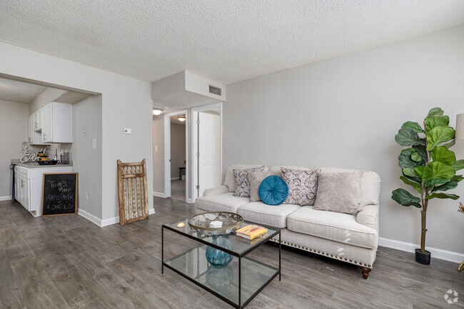 2BR, 1BA - 860SF - Living Room - Stanton Yards 1, 2 & 3 Bedroom Availability