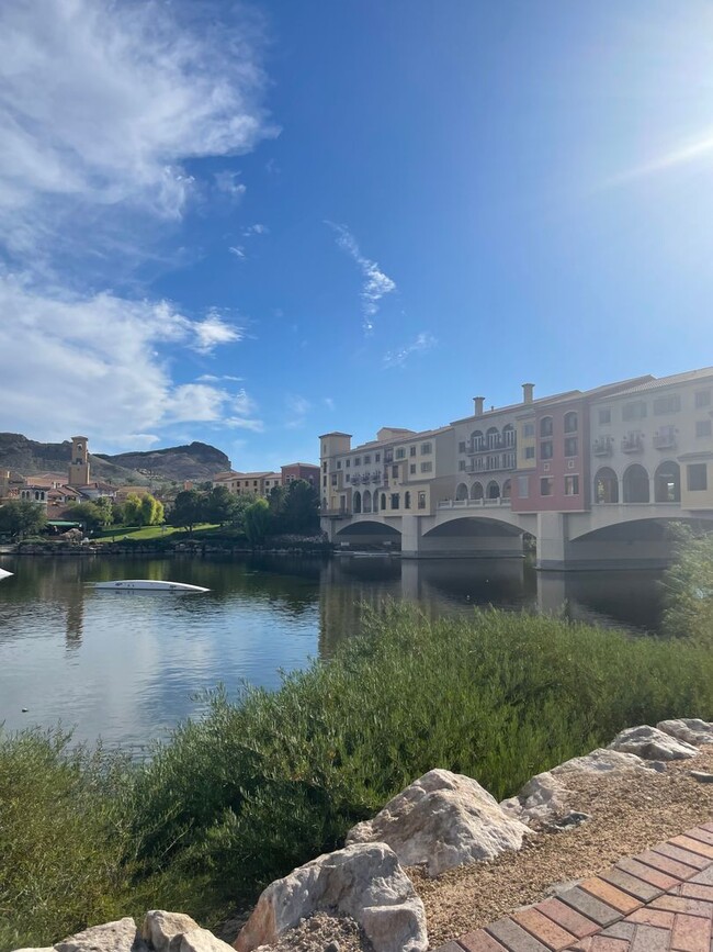 Foto del edificio - Lake Las Vegas Condo with STUNNING VIEWS!