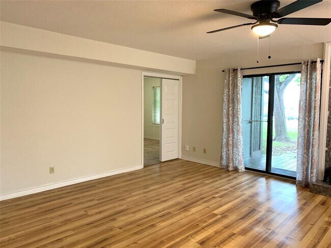 Building Photo - 1123 Signal Ridge Pl