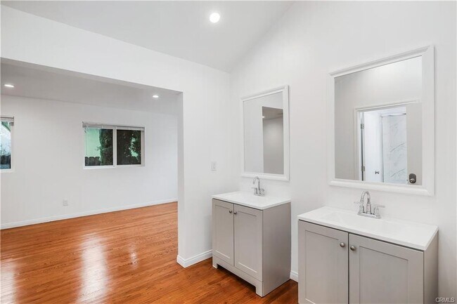 Building Photo - 620 North Cambridge Street, Orange, CA 928...