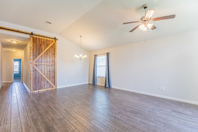 Building Photo - 925 Cypress Ml