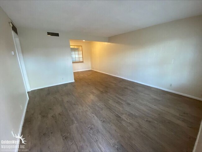 Foto del edificio - Cozy 1Bdm 1Ba Condo in the Heart of Las Vegas