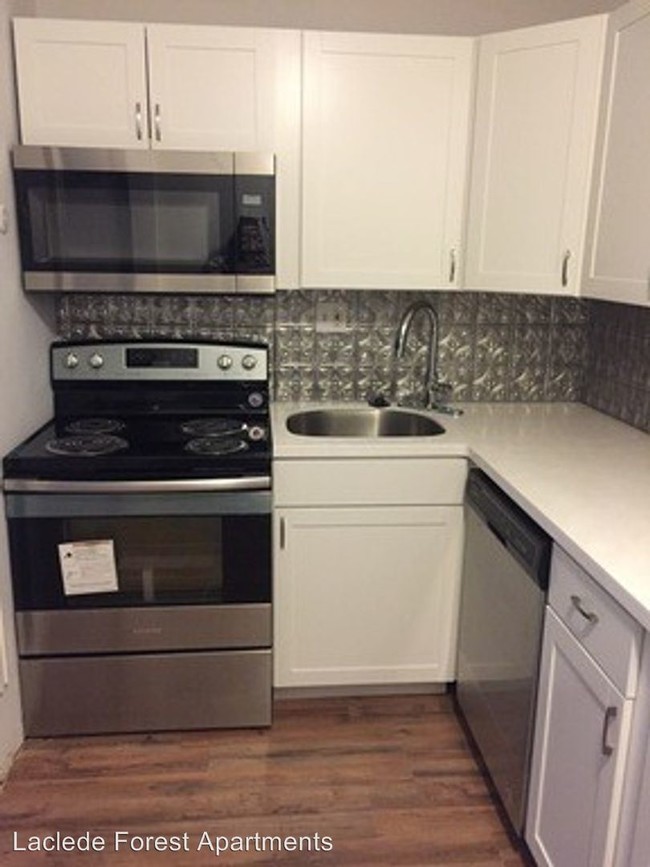 Building Photo - 7828 Laclede Forest Dr
