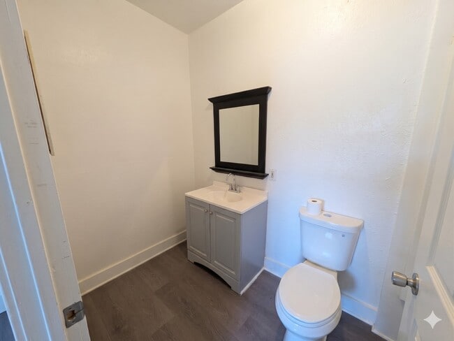 Building Photo - 5263 S Figueroa St