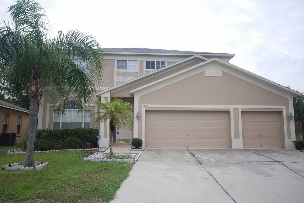 Spacious 4 BR in Brandon w/3 Car Garage House for Rent