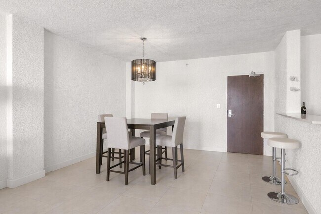 Foto del edificio - 1500 Bay Rd