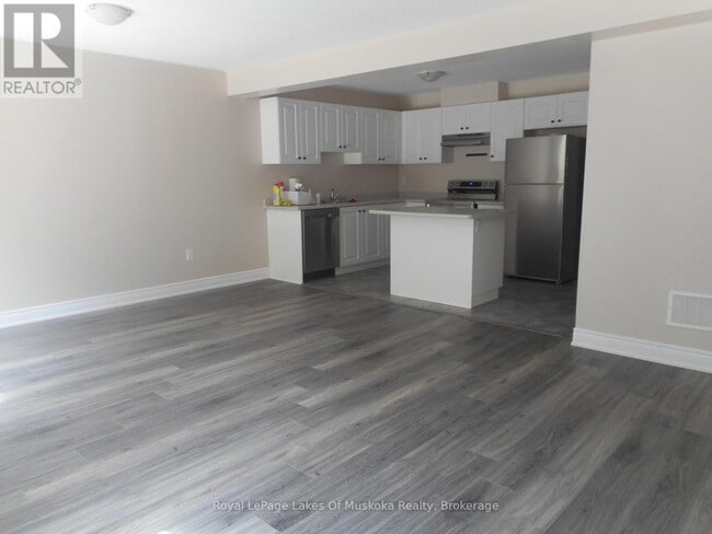 Building Photo - 255 Daffodil Ct.