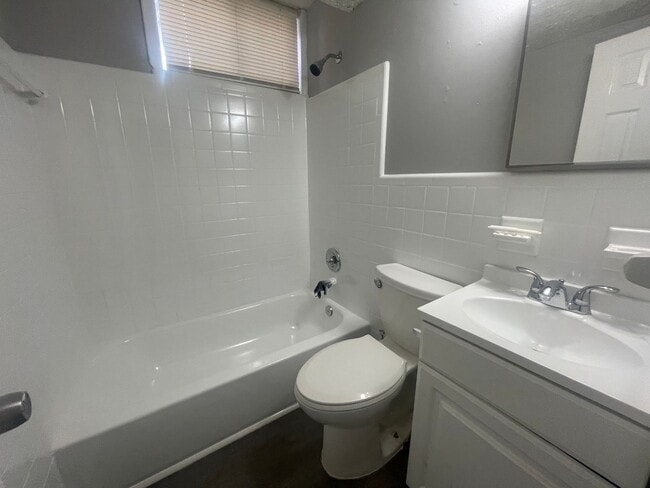 Foto del edificio - Newly Available 2 Bedroom/1 Bathroom(EAST ...