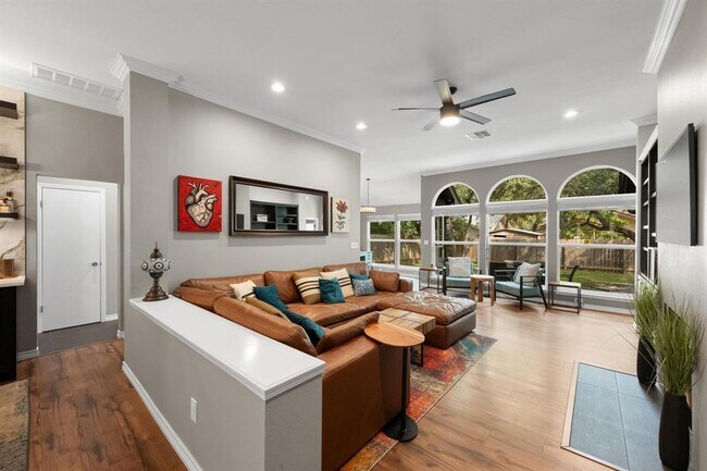 Foto del edificio - 8716 Bobcat Dr