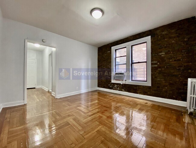 Building Photo - 24 Thayer Street