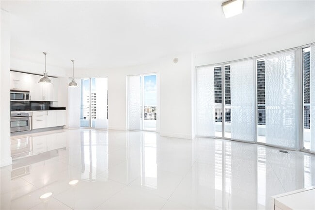 Foto del edificio - 60 SW 13th St