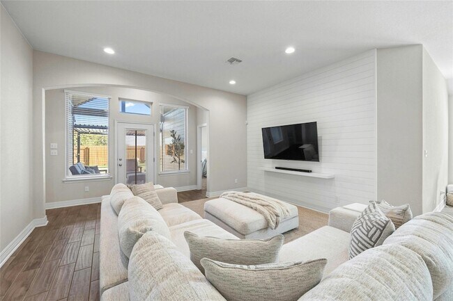 Building Photo - 2812 Rabbit Creek Dr
