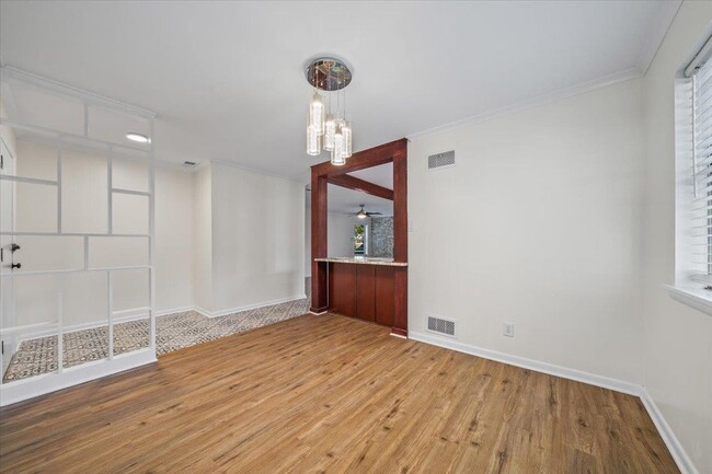 Foto del edificio - 1554 Estate Dr