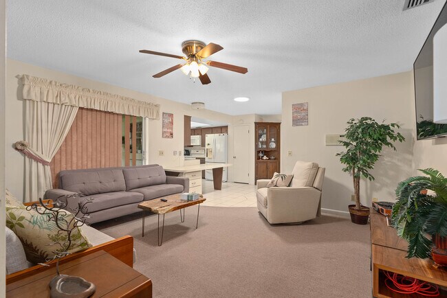 Building Photo - 1435 Paula Dr