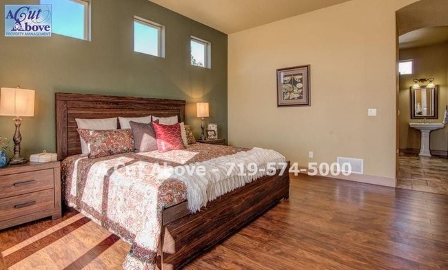 Building Photo - 6 Bedroom Home off Powers and Old Ranch Road