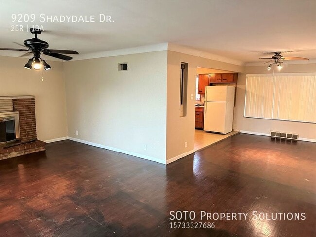 Building Photo - LARGE spacious single family home in wonde...