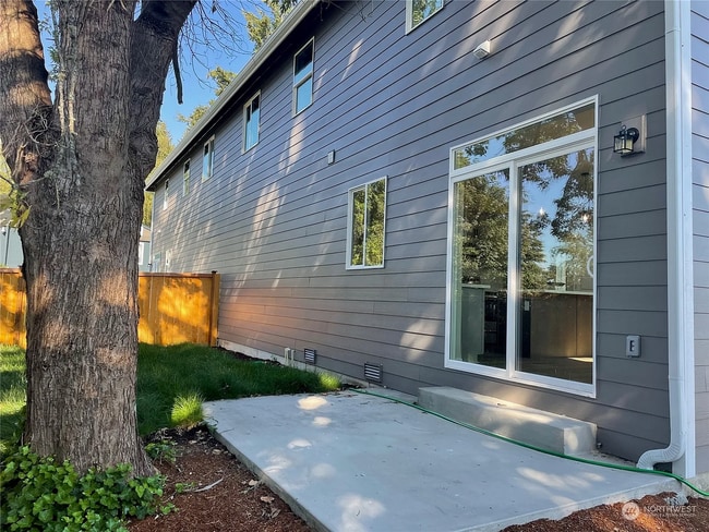 Foto del edificio - NIce Bremerton Townhouse