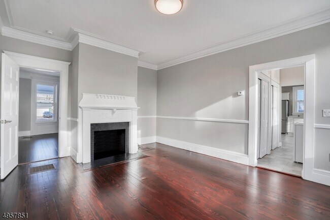 Building Photo - 25 Olyphant Dr