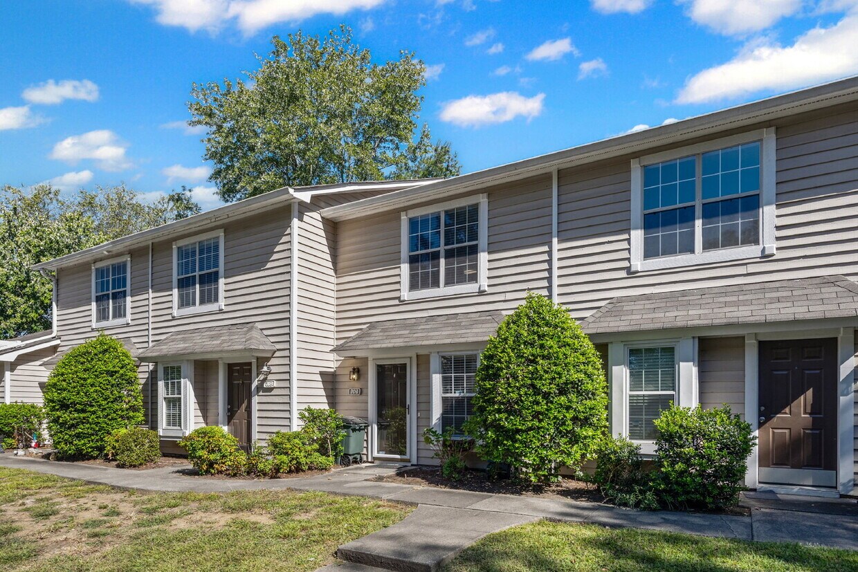 Primary Photo - "Charming 2-Bed Townhome with Modern Comforts in Fort Mill – Your Cozy Retreat Awaits!"