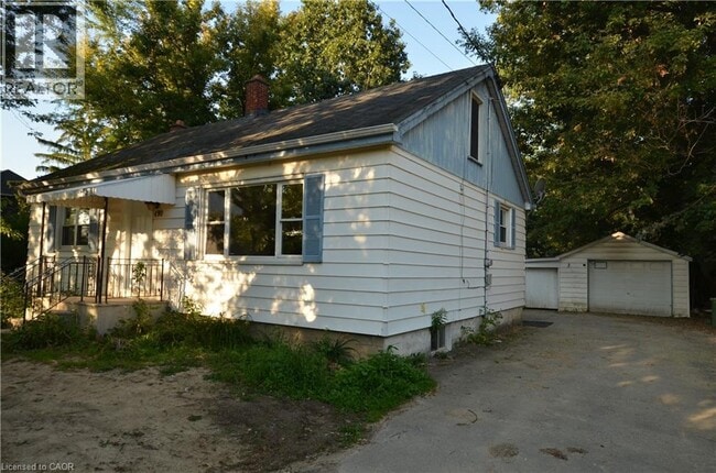 Building Photo - 490 Springbrook Ave