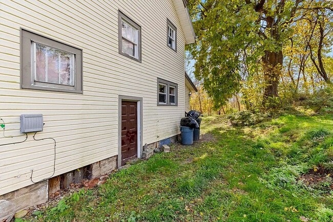 Building Photo - HANDYMAN-RENT-TO-OWN