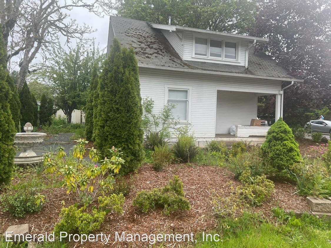 4 br, 2 bath House 1425 Birch Ave House Rental in Cottage Grove, OR