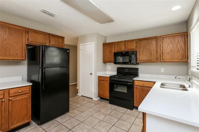 Foto del edificio - 7401 Aberdeen Dr