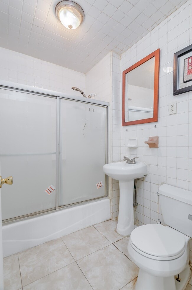 Building Photo - 2982 John F. Kennedy Blvd