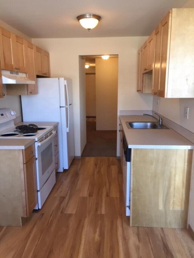 Building Photo - 2 bedroom in Seattle WA 98116