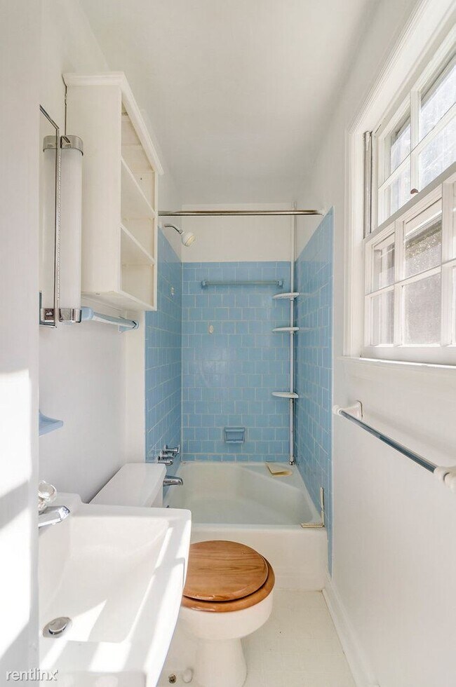 Building Photo - 3 br, 2 bath House - 1636 Meadowbrook Heig...