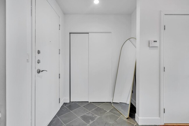 Building Photo - 555 St De La Commune