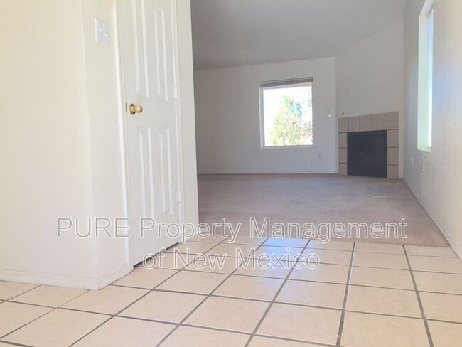 Foto del edificio - 5609 Crown Ridge Rd NW