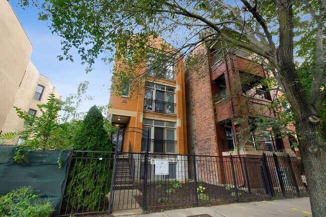 Building Photo - 4733 S St Lawrence Ave