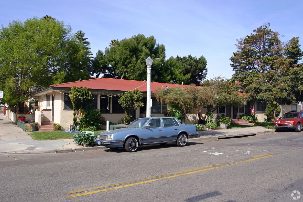 Primary Photo - Wonderland Beach Apartments