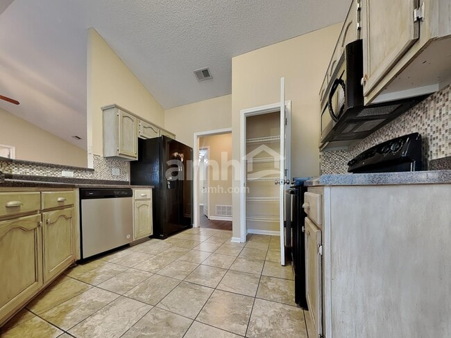 Foto del edificio - 11603 Dempsey Dr