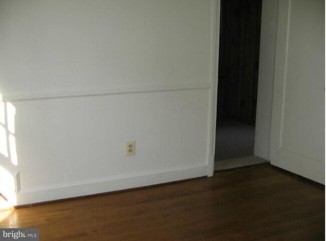 Foto del edificio - 8915 Sudbury Rd