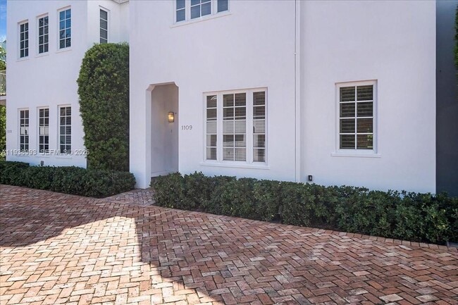 Foto del edificio - 1109 Campo Sano Ave