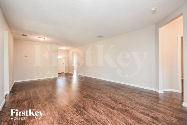Building Photo - 3379 Toluca Terrace