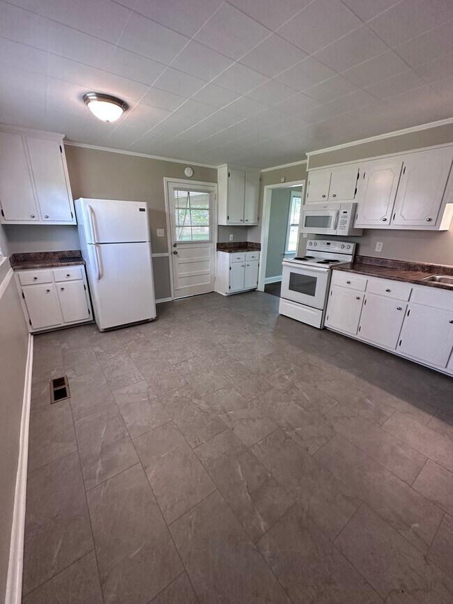 Foto del edificio - 313 Ginnie Ln